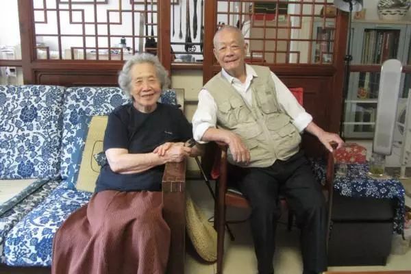 “神秘人物”出現(xiàn)！人民幣原來是他們?cè)O(shè)計(jì)的~ 
