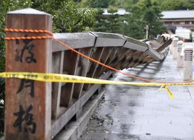 臺(tái)風(fēng)侵襲臨海古城：當(dāng)古建筑遭遇洪水猛獸，我們?cè)撊绾螒?yīng)對(duì)？ 
