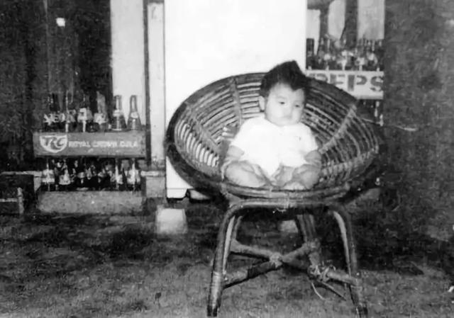 那個(gè)“躲在車底”，消失了快10年的阿杜去哪了？