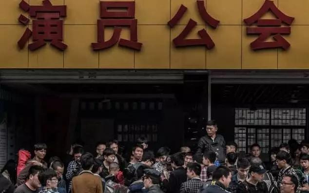 拍電視劇不如拍抖音？橫店群演紛紛轉(zhuǎn)戰(zhàn)短視頻