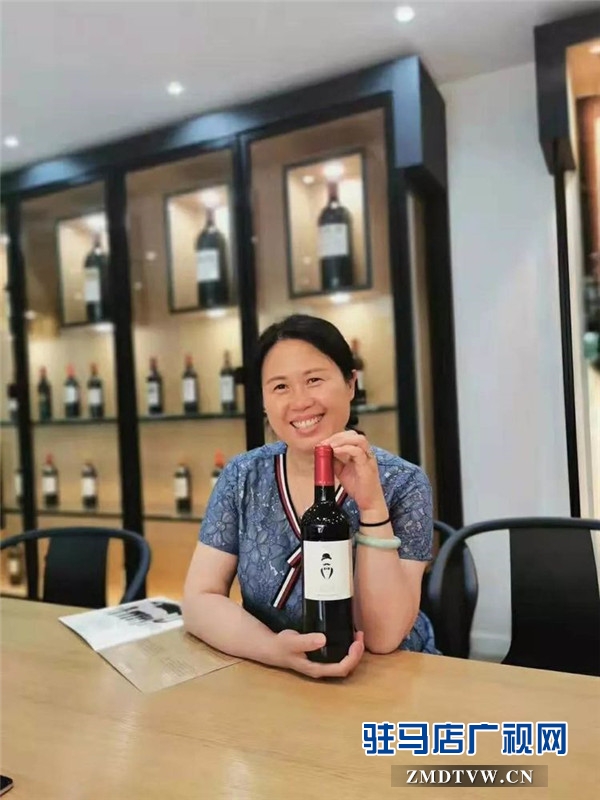 漂洋過海38天 海關(guān)現(xiàn)場查驗 仙菲酒莊第一批仙菲大胡子干紅順利抵達(dá)駐馬店公共保稅中心