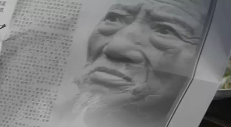 當(dāng)你發(fā)朋友圈的時候，他已經(jīng)給父母拍紀(jì)錄片了