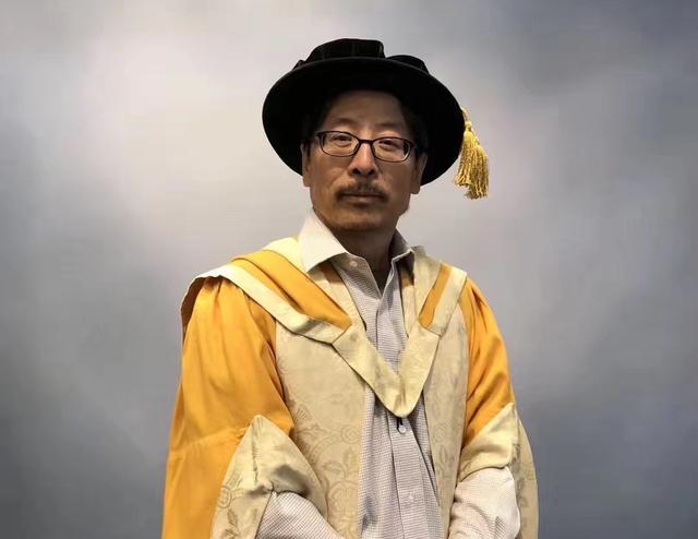 冷軍畫蒙娜麗莎的微笑，草圖都賣186萬？放大25倍后見證奇跡！ 