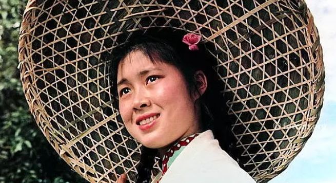 她是中國(guó)的毒舌鼻祖，一千多年前就用freestyle把地主老財(cái)懟了 