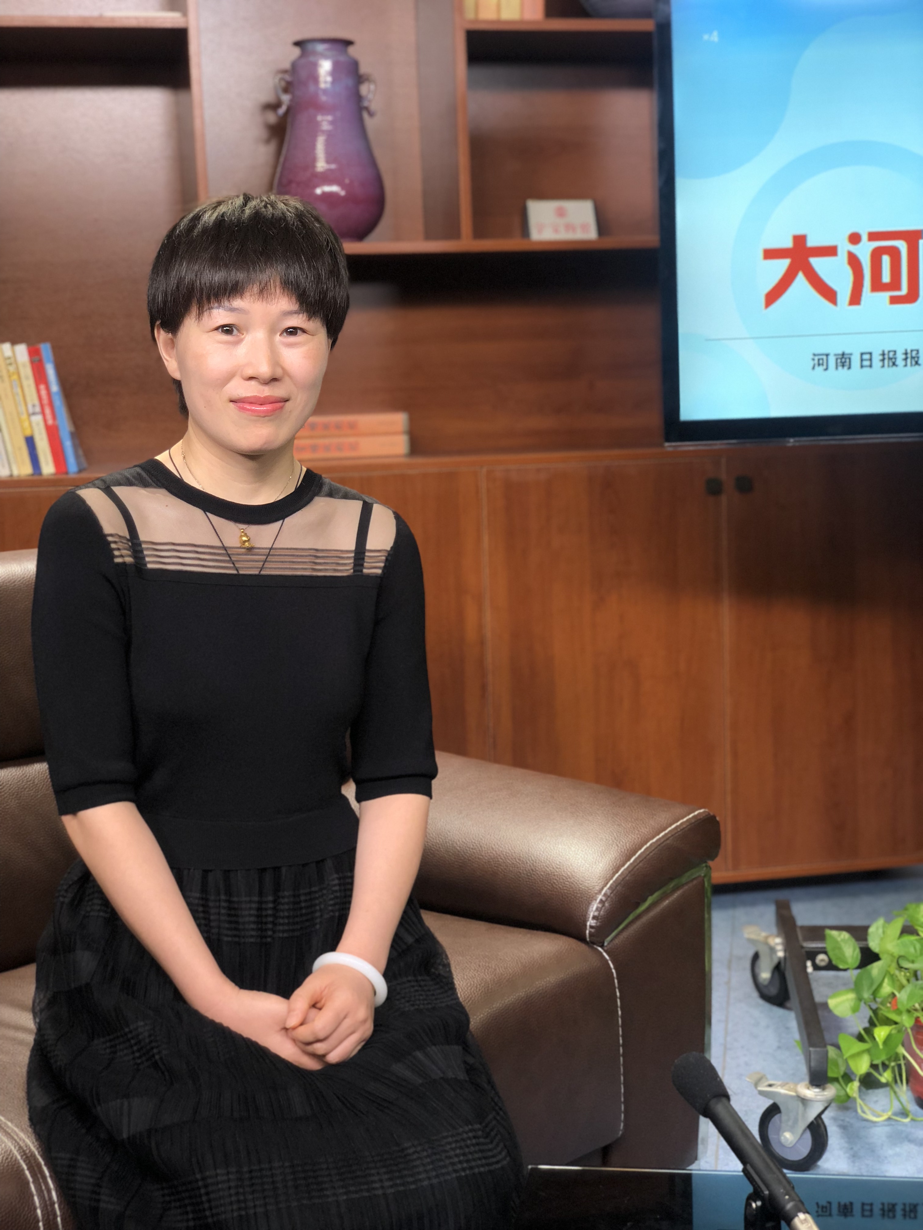 如何預(yù)防孩子近視？需控制電子產(chǎn)品使用時(shí)間，每天保證兩小時(shí)戶外活動(dòng)