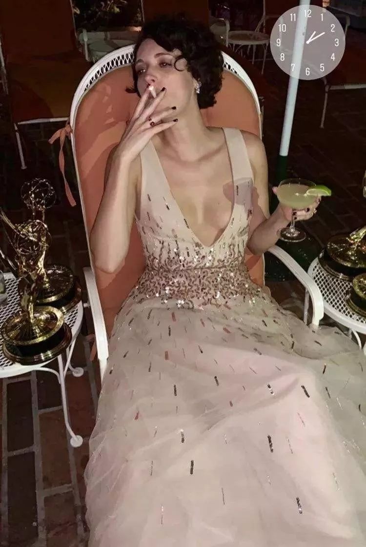 這個深陷泥潭的女人，卻成了艾美獎最大贏家 