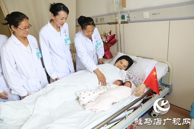 堅(jiān)守崗位是醫(yī)務(wù)工作者對(duì)祖國(guó)最長(zhǎng)情的告白