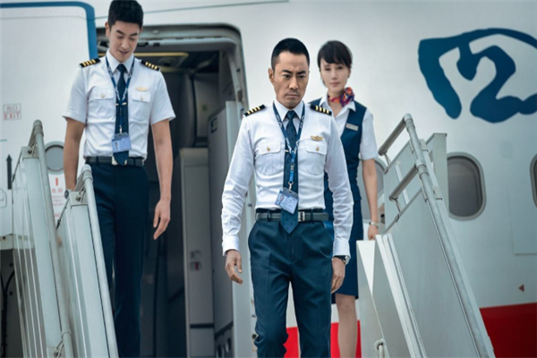 中國(guó)機(jī)長(zhǎng)：歐豪拍戲太拼？幕后曝光后讓人心疼！