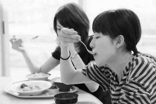 總用一側牙吃飯影響面容傷聽力
