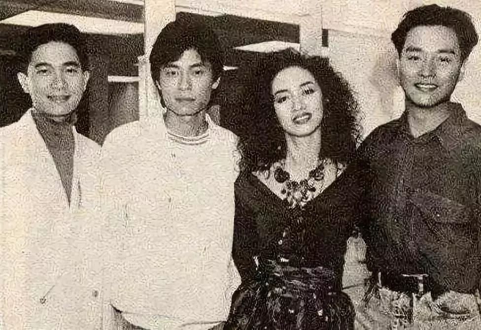 被毒啞的王杰，今天57歲了：年少愛(ài)聽(tīng)他的歌，再聽(tīng)已是傷心人 