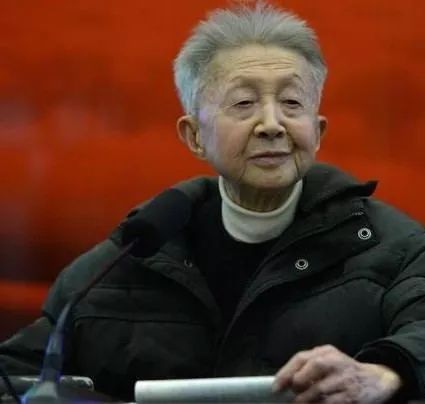 流沙河去世：一盞燈熄滅了，但詩歌依然照亮夜行的路