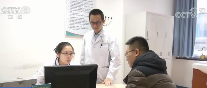  我國人均預(yù)期壽命提高到77歲 個人衛(wèi)生支出比重降至30%以下