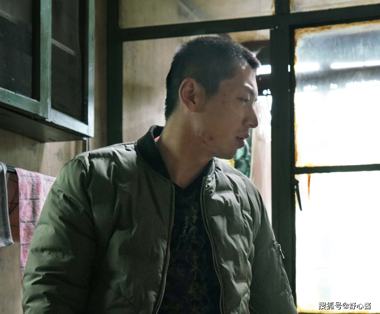 兩大重要角色都不露臉？黃渤這部新片，戳痛了中國式婚戀眾生相！ 