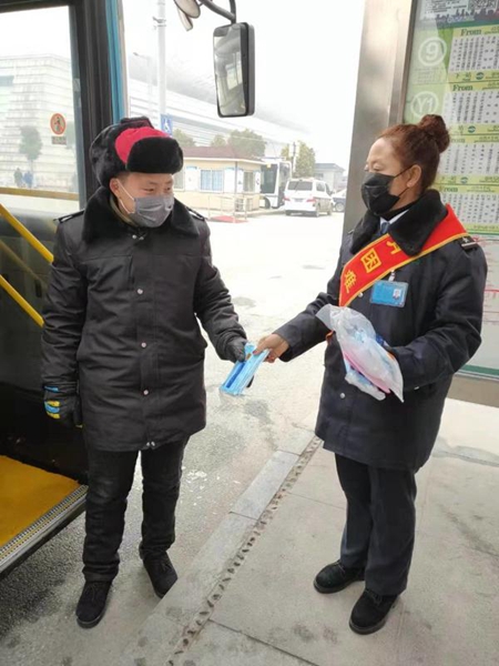 疫情防控：駐馬店公交車日消毒兩次，駕駛員佩戴口罩