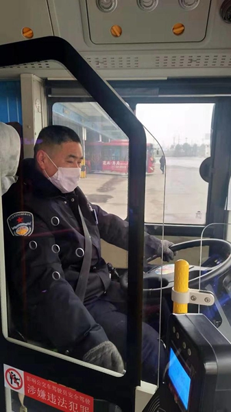 疫情防控：駐馬店公交車日消毒兩次，駕駛員佩戴口罩