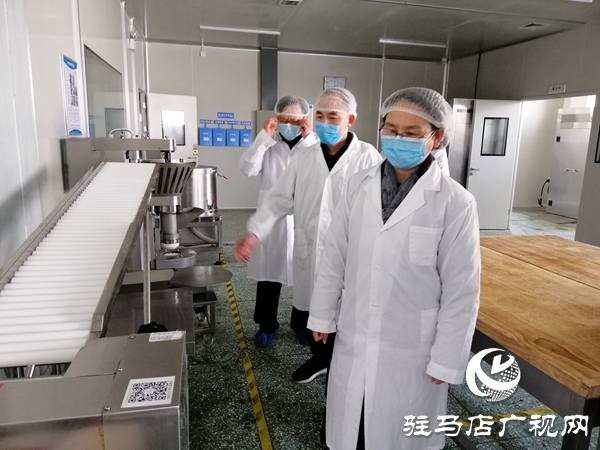 市市場監(jiān)管局督查定點餐飲企業(yè)：后廚就是你們的防疫戰(zhàn)線！