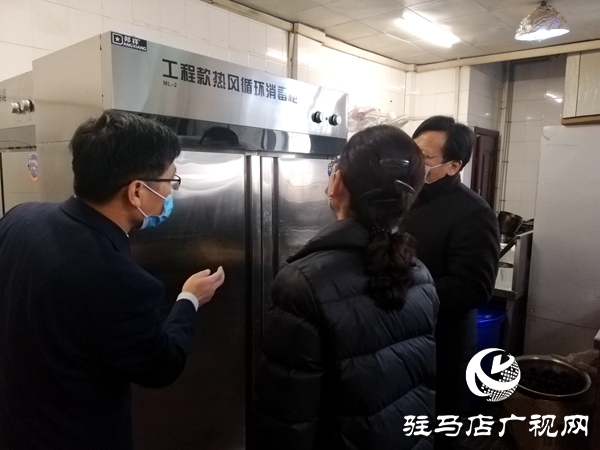市市場監(jiān)管局督查定點餐飲企業(yè)：后廚就是你們的防疫戰(zhàn)線！