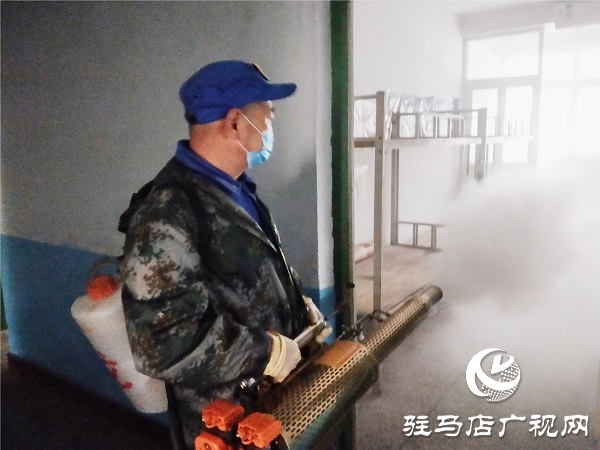 即日起 駐馬店市紅十字蛟龍應(yīng)急搜救隊(duì)全力對學(xué)校消殺