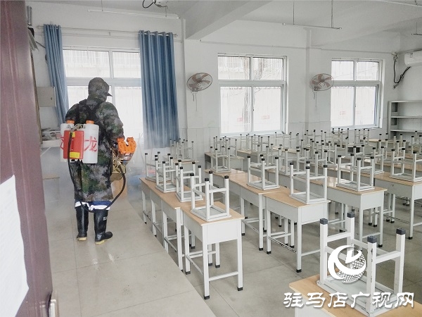 即日起 駐馬店市紅十字蛟龍應(yīng)急搜救隊(duì)全力對學(xué)校消殺