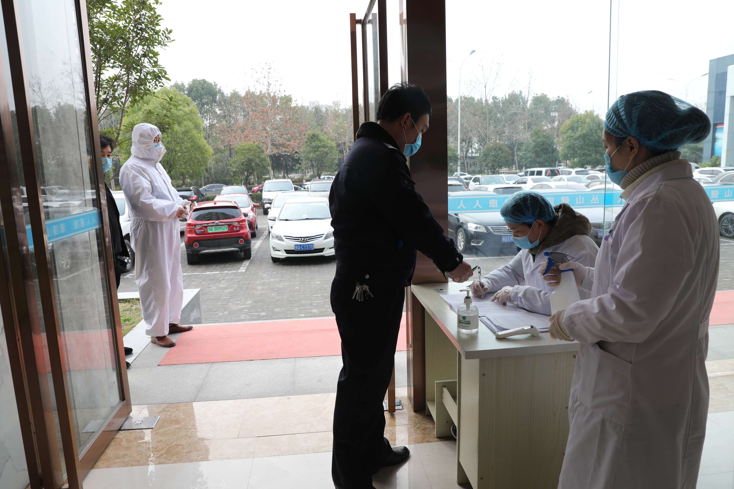 駐馬店市叢山體檢中心為疫情防控一線的公安民警免費體檢送健康