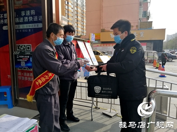 90后執(zhí)法隊(duì)：因?yàn)槟贻p，所以擔(dān)當(dāng)；因?yàn)樨?zé)任，所以奉獻(xiàn)