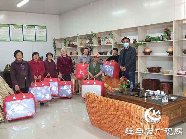 汝南縣宿鴨湖街道：企業(yè)復產(chǎn)發(fā)福利鼓勵貧困鄉(xiāng)親來務工