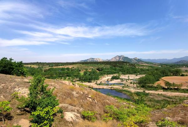 泌陽縣下碑寺，驚現(xiàn)天然“開”字石……