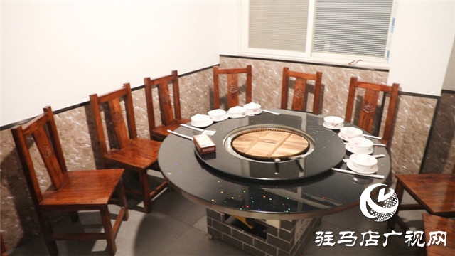 19.9元吃小龍蝦！三毛土鍋臺(tái)小龍蝦限時(shí)低價(jià)嘗鮮！快來(lái)燃爆你的味蕾！