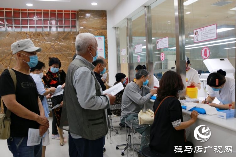 駐馬店市慈善總會(huì)聯(lián)合月太健康體檢、老年旅游協(xié)會(huì)開展公益體檢活動(dòng)為老年人的健康保駕護(hù)航