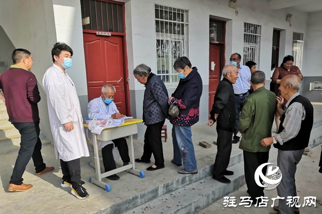 汝南縣宿鴨湖街道為轄區(qū)貧困戶、老年人免費(fèi)體檢
