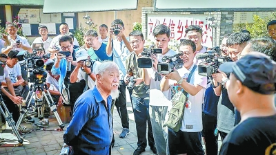 輕喜劇風(fēng)格讓扶貧劇生動起來
