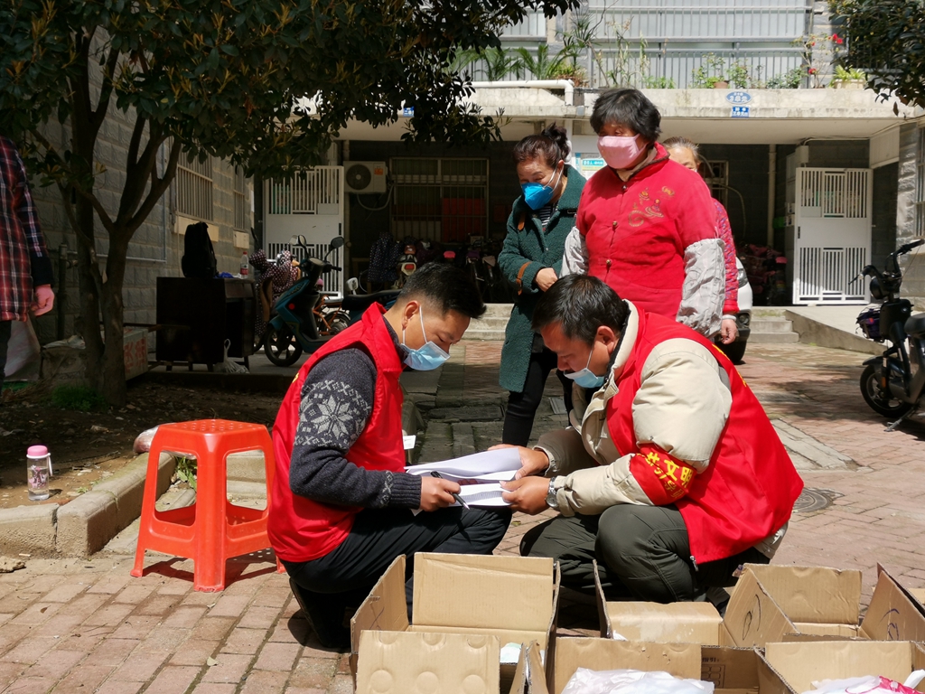 兩會(huì)“十問”讀懂總書記牽掛 八問：為何提出“湖北代表團(tuán)一定得來一下”？