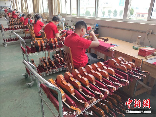 老鄉(xiāng)幫老鄉(xiāng)，師傅帶徒弟，確山農(nóng)民華麗轉(zhuǎn)變?yōu)?ldquo;制琴師”