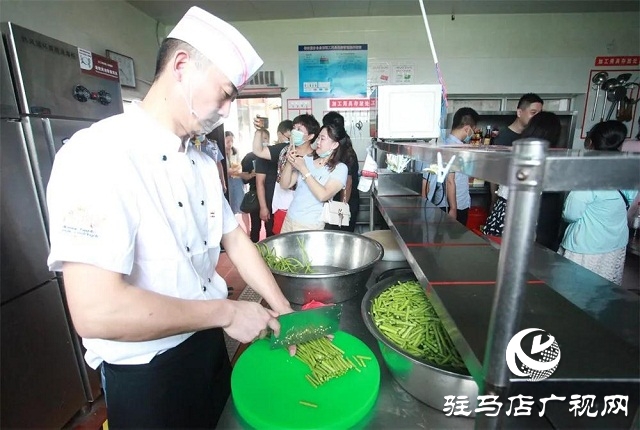 “誰(shuí)讓老百姓吃的不安全，我們就讓誰(shuí)過(guò)的不舒坦！”