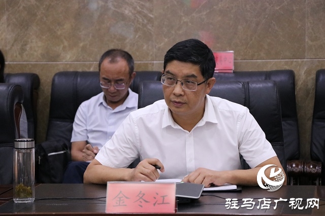 市委常委、常務(wù)副市長(zhǎng)金冬江現(xiàn)場(chǎng)接聽“12345”熱線