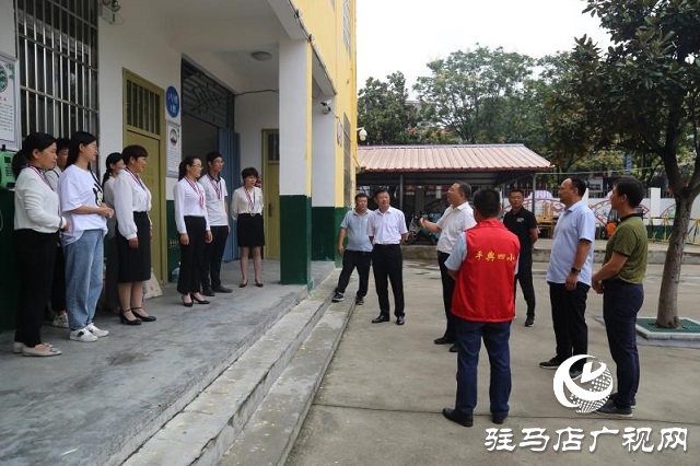 深深敬師義、濃濃關(guān)愛情  ——平輿縣古槐街道黨政主要領(lǐng)導(dǎo)教師節(jié)看望慰問一線教師及教育工作者