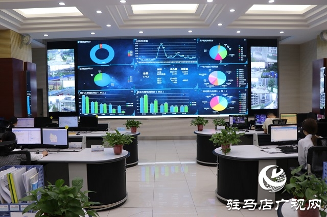 馮玉梅現(xiàn)場接聽“12345”熱線 醫(yī)療保險(xiǎn)、教師薪資待遇等問題成熱點(diǎn)