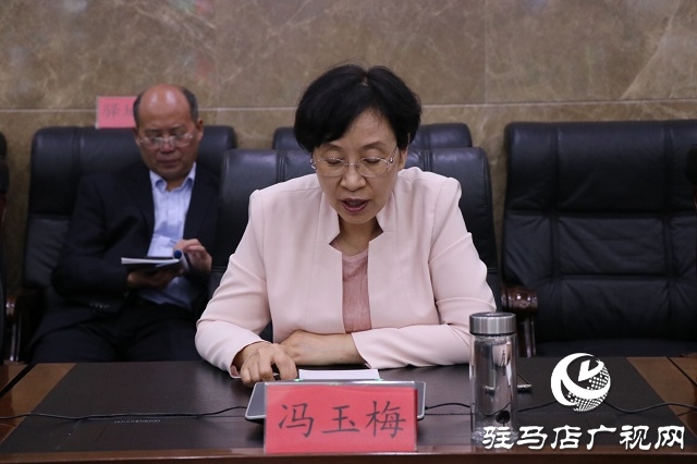 馮玉梅現(xiàn)場接聽“12345”熱線 醫(yī)療保險(xiǎn)、教師薪資待遇等問題成熱點(diǎn)