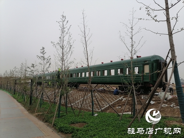 【組圖】第三屆中國農民電影節(jié)活動廣場及舞臺正緊張鋪設和搭建