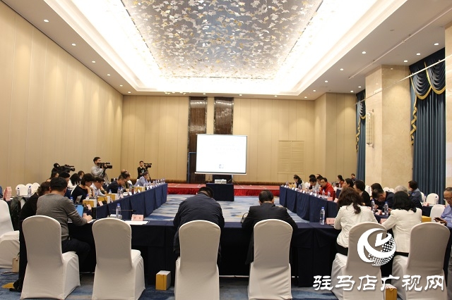 “科教影視論壇”讓2020中國農(nóng)民豐收節(jié)——第三屆中國農(nóng)民電影節(jié)“增收