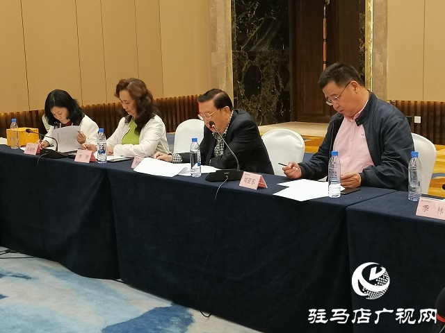 “科教影視論壇”讓2020中國農(nóng)民豐收節(jié)——第三屆中國農(nóng)民電影節(jié)“增收
