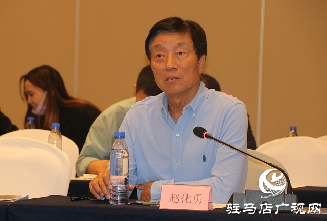 第三屆中國農(nóng)民電影節(jié)影視文化產(chǎn)業(yè)論壇暨鄉(xiāng)村題材影視劇本研討會舉行