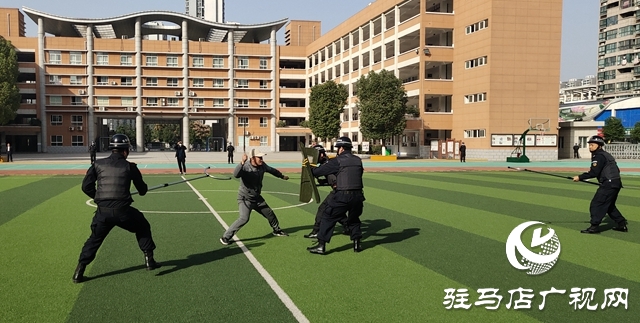 駐馬店市直學校舉行安保隊伍業(yè)務技能匯報表演活動