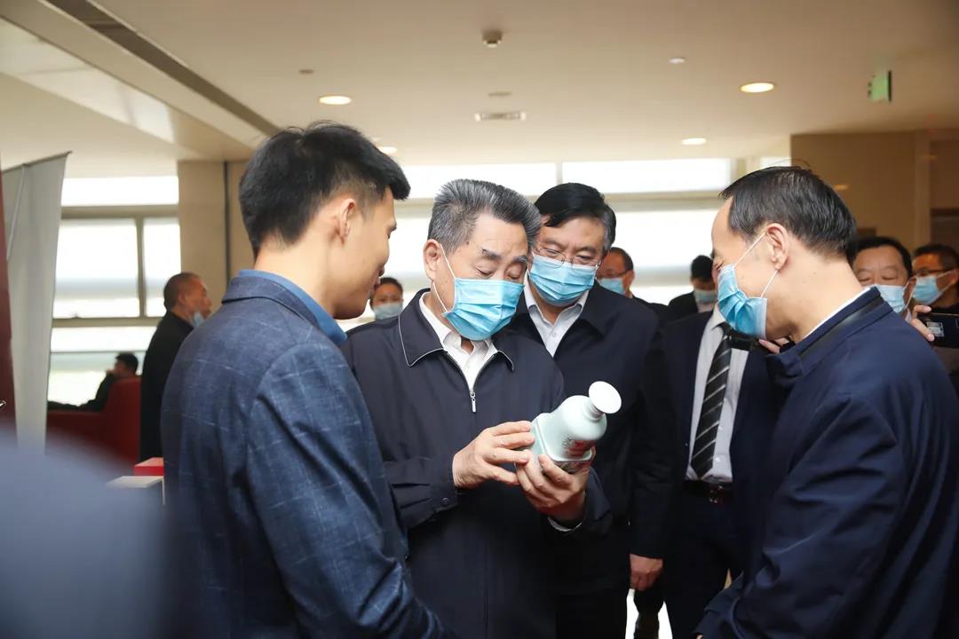 醉美豫酒！蔡洪坊酒業(yè)攜戰(zhàn)略新品手釀大師亮相三門峽