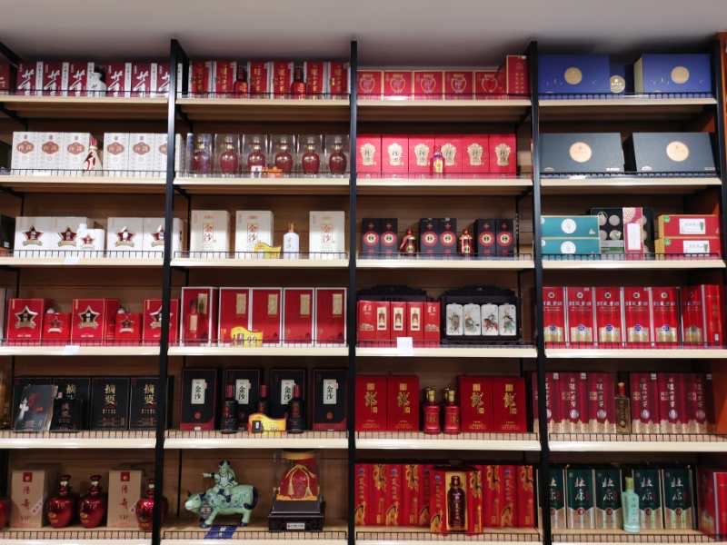 天翼傳大愛(ài)，聚力暖人心！天翼商貿(mào)美酒文化體驗(yàn)館開(kāi)業(yè)現(xiàn)場(chǎng)溫情上演公益慈善拍賣(mài)