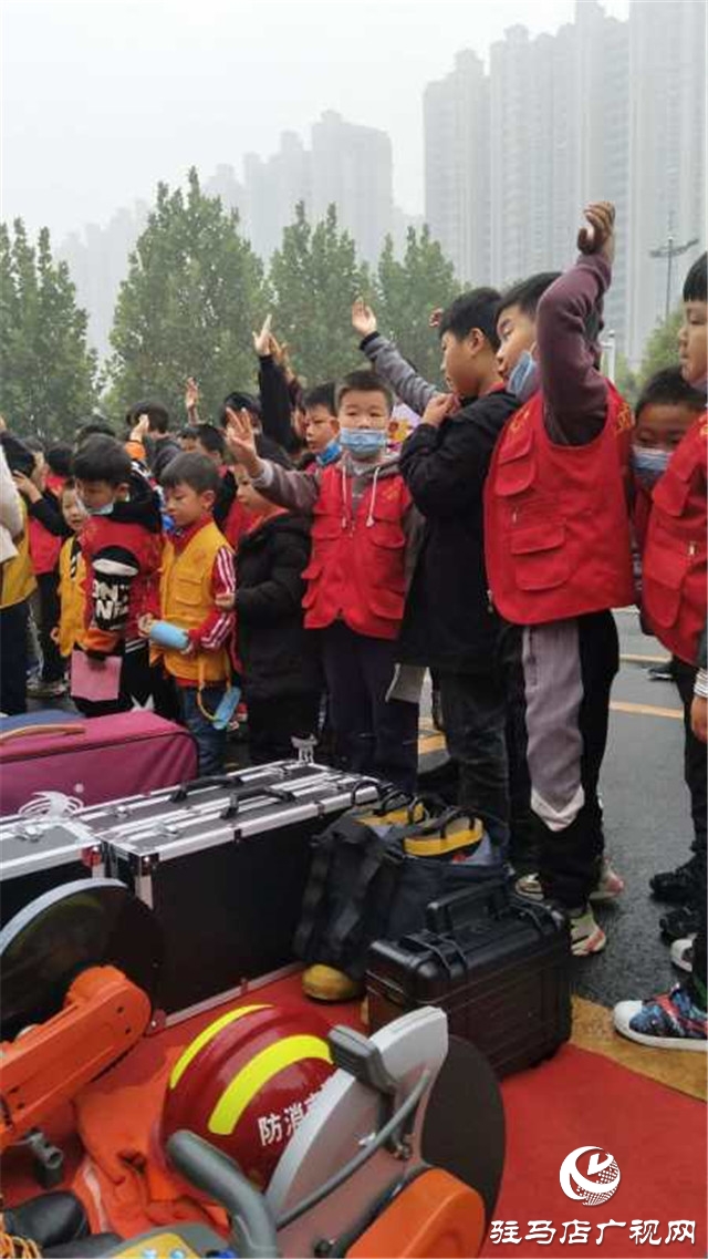 電視臺星主播走進(jìn)示范區(qū)消防大隊(duì)零距離學(xué)習(xí)消防安全知識