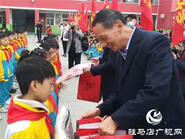 關(guān)愛(ài)留守兒童 ?讓愛(ài)不再缺席