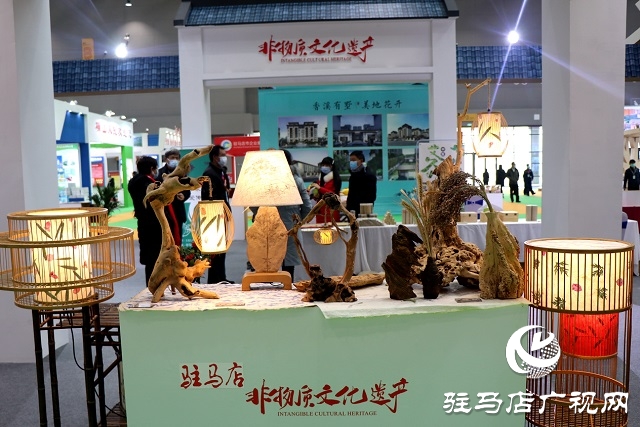 走進(jìn)文旅產(chǎn)業(yè)博覽會感受文創(chuàng)產(chǎn)品、非遺手工藝別樣魅力