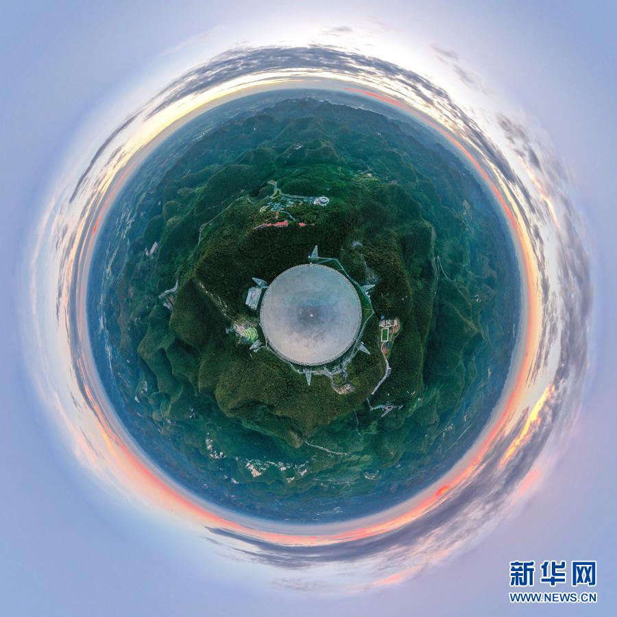 從中央財(cái)經(jīng)委會(huì)議看以習(xí)近平同志為核心的黨中央引領(lǐng)“十三五”經(jīng)濟(jì)社會(huì)發(fā)展