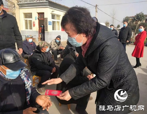 汝南縣政協(xié)慰問(wèn)組到三橋鎮(zhèn)敬老院開(kāi)展“送溫暖、獻(xiàn)愛(ài)心”活動(dòng)